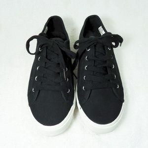 Classic Candie's Low-Top Black Sneakers
